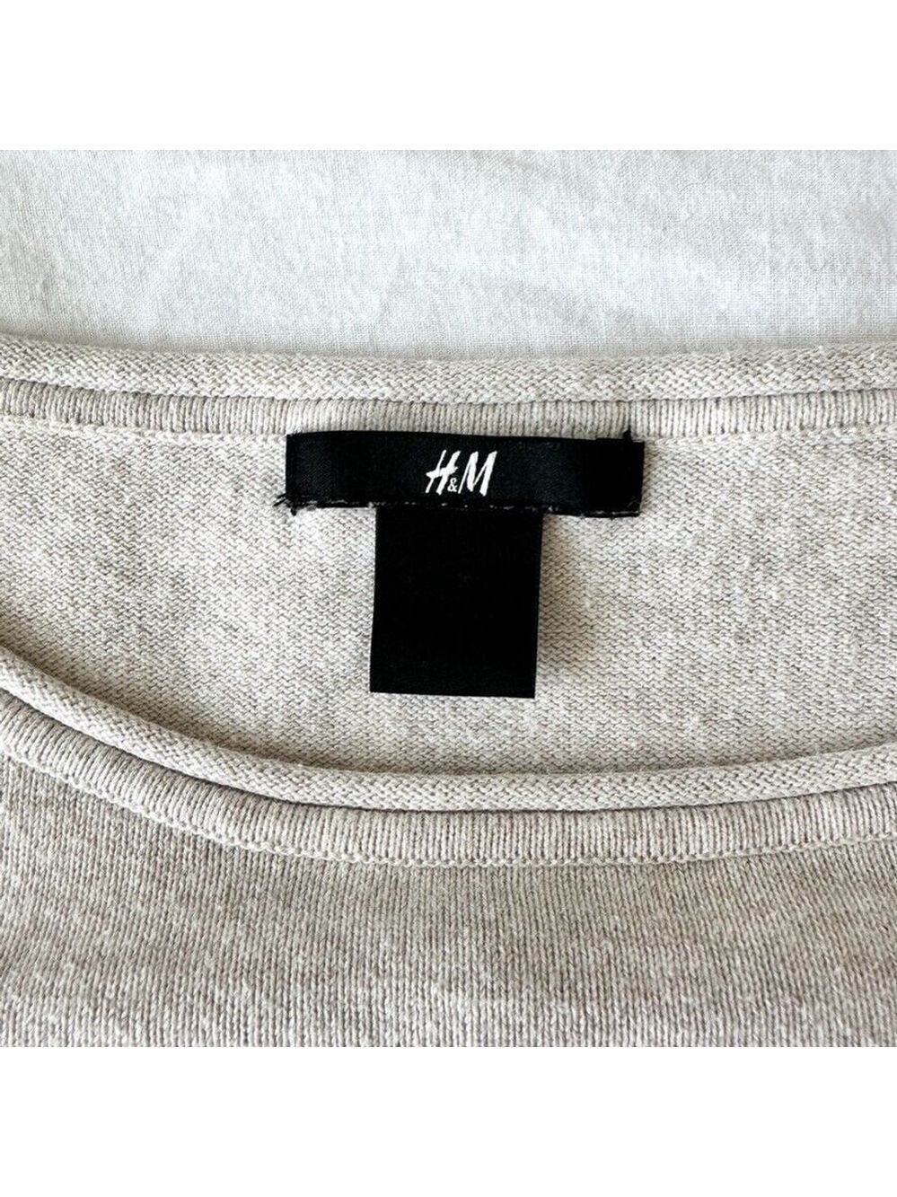 H&M Sweatshirt Elbow Pads Cropped Womens Size 6 Beige Brown Neutral Minimalist - Picture 9 of 10